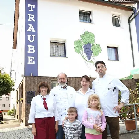 Traube 3*